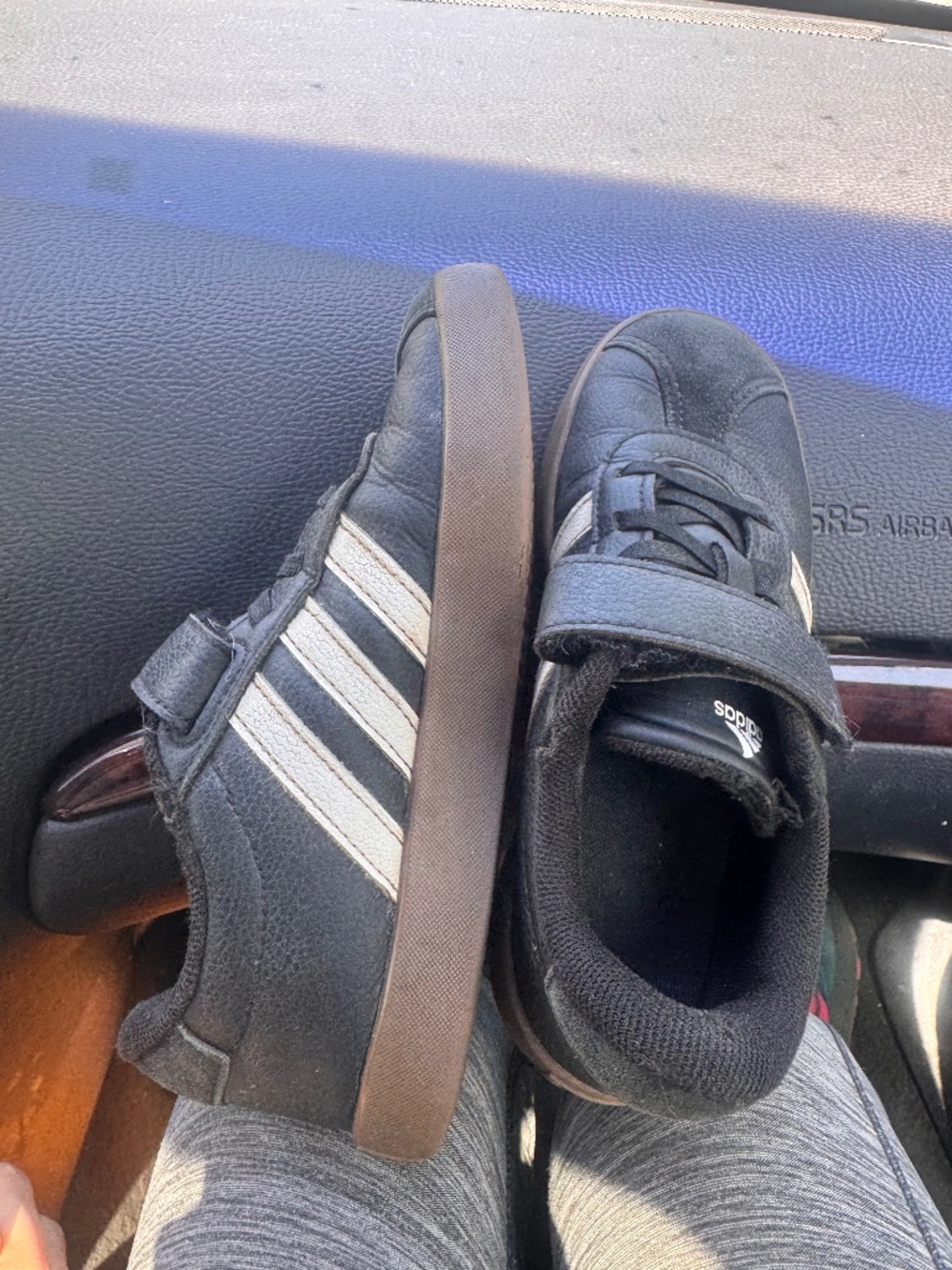 Adidas VL Court 3.0 kids casual sneakers with a gum rubber sole Velcro snap girl